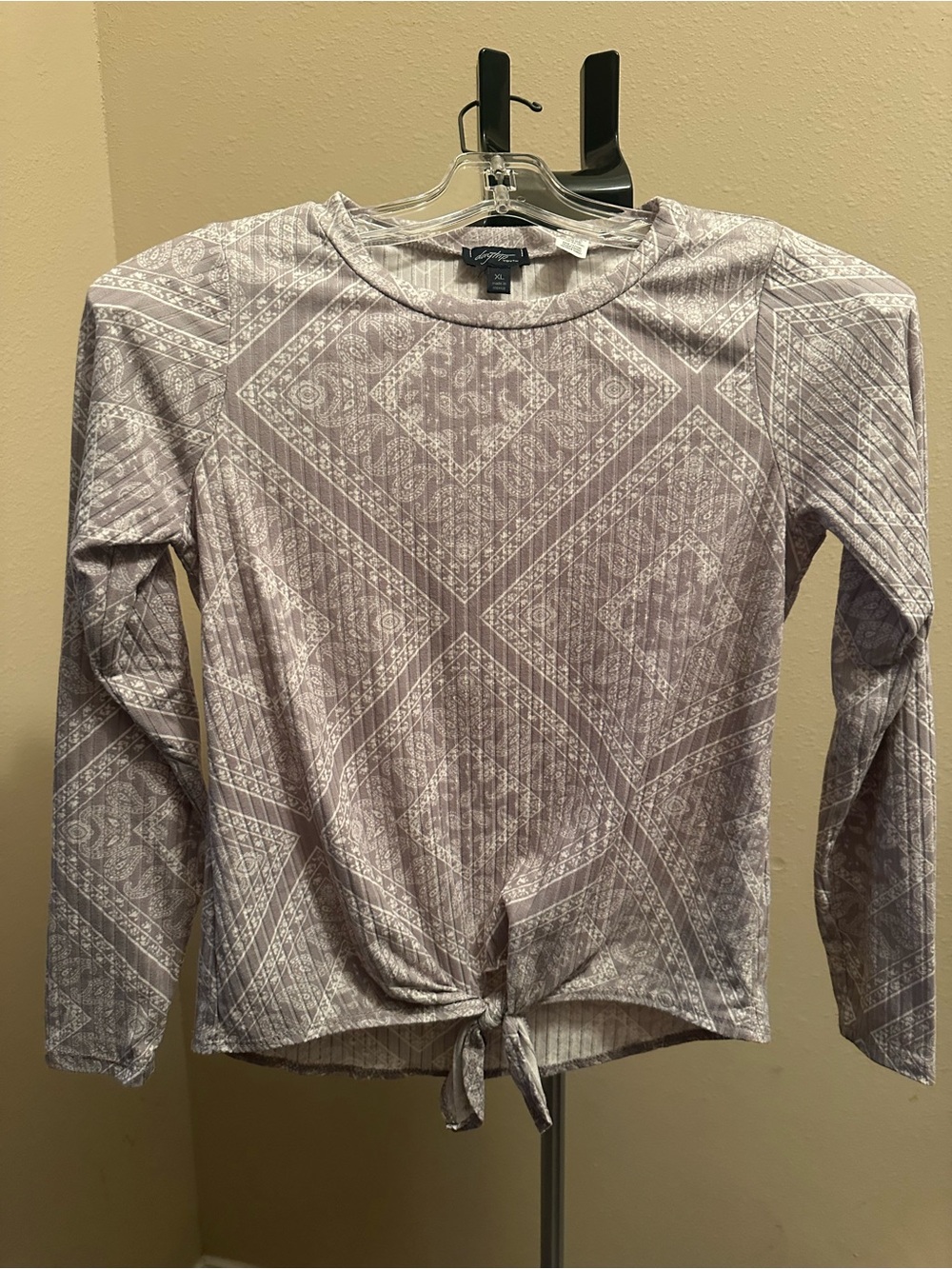 Daytrip Geometric Tie-Front Long Sleeve Top - XL